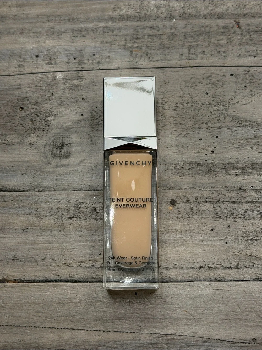Givenchy Teint Couture Everwear Liquid Foundation - Satin Finish